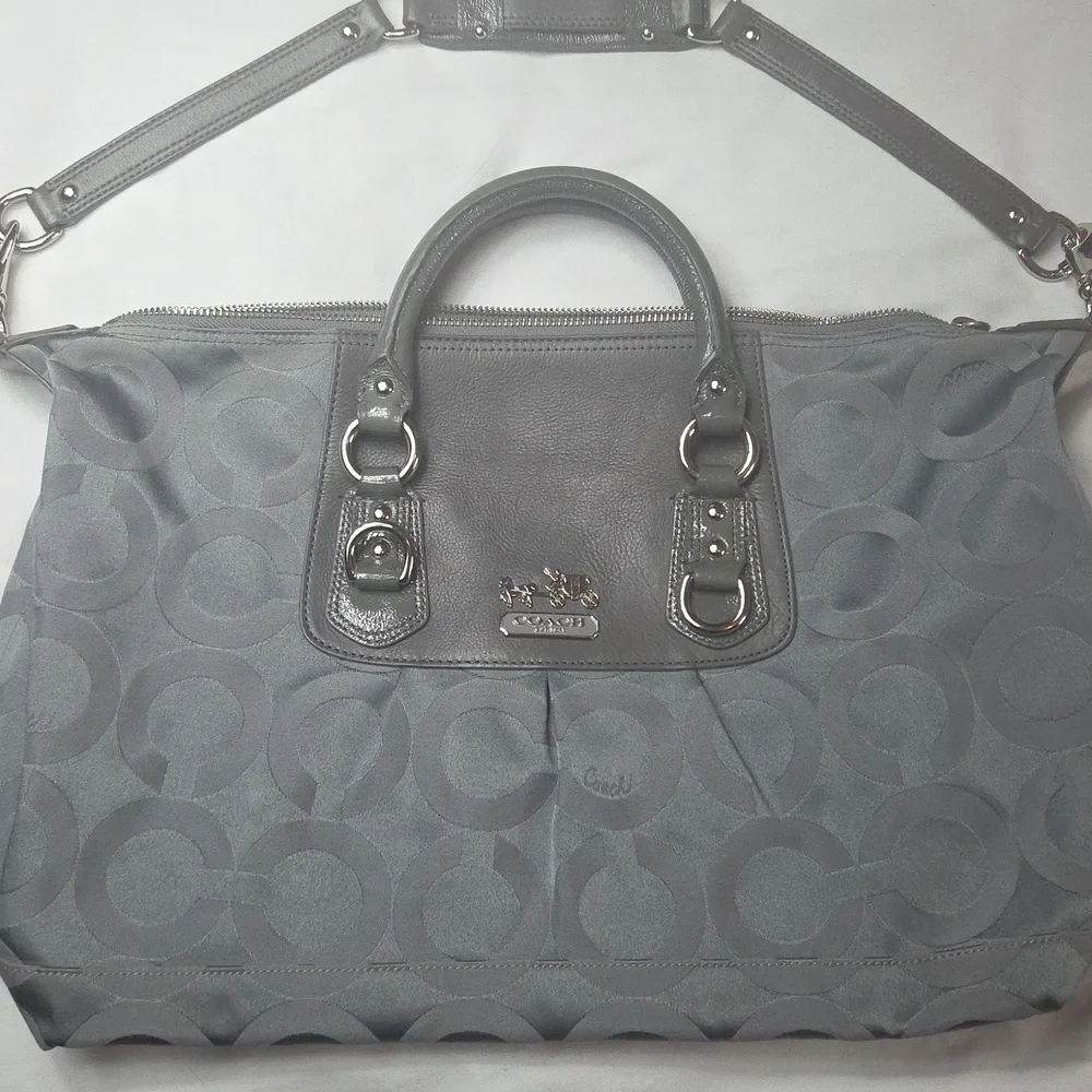 COACH SABRINA MADISON Charcoal Gray Lavender Lilac Satchel Purse Op-Art Fabric
